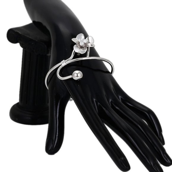 Stunning Flower Bangle Bracelet - Picture 7 of 10